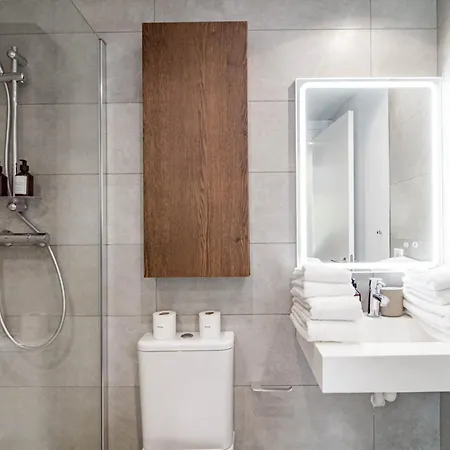 Modern 3 Bedroom Retreat In *
