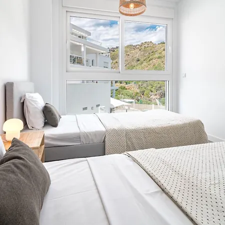 Modern 3 Bedroom Retreat In