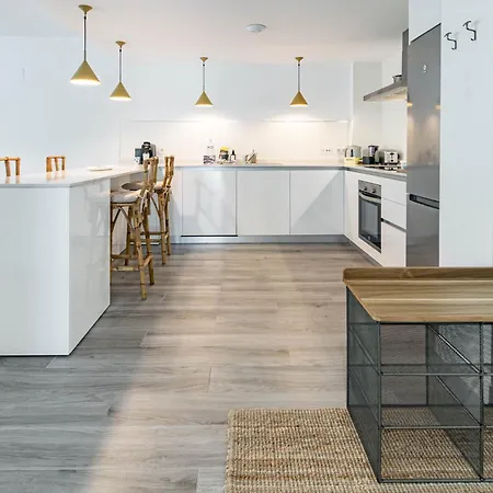 Modern 3 Bedroom Retreat In Apartment Benahavis