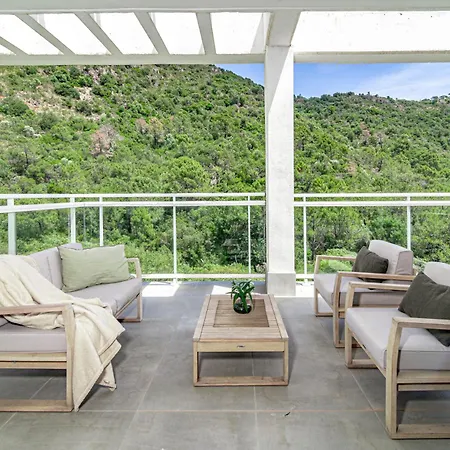 Apartment Modern 3 Bedroom Retreat In Benahavis
